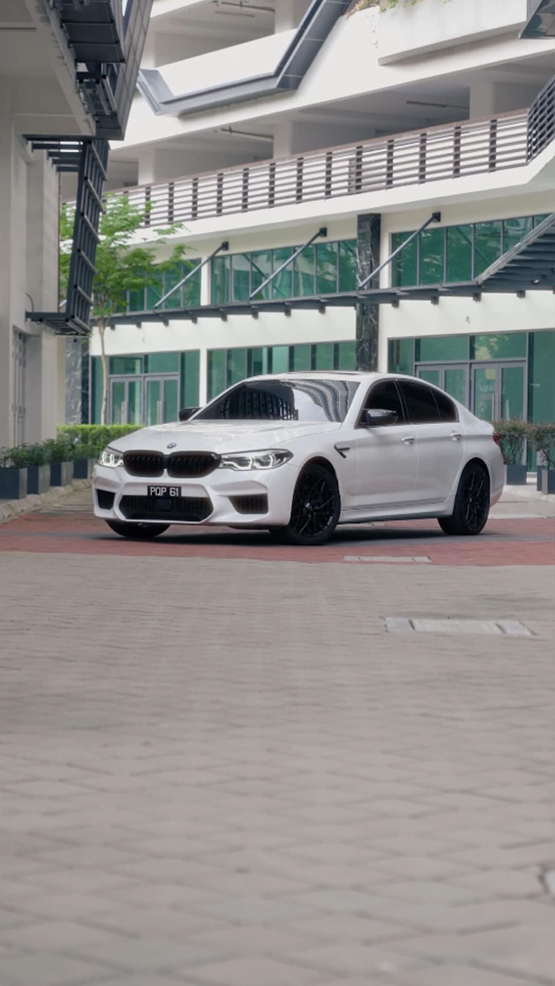 Thumbnail_Rental Car (BMW)