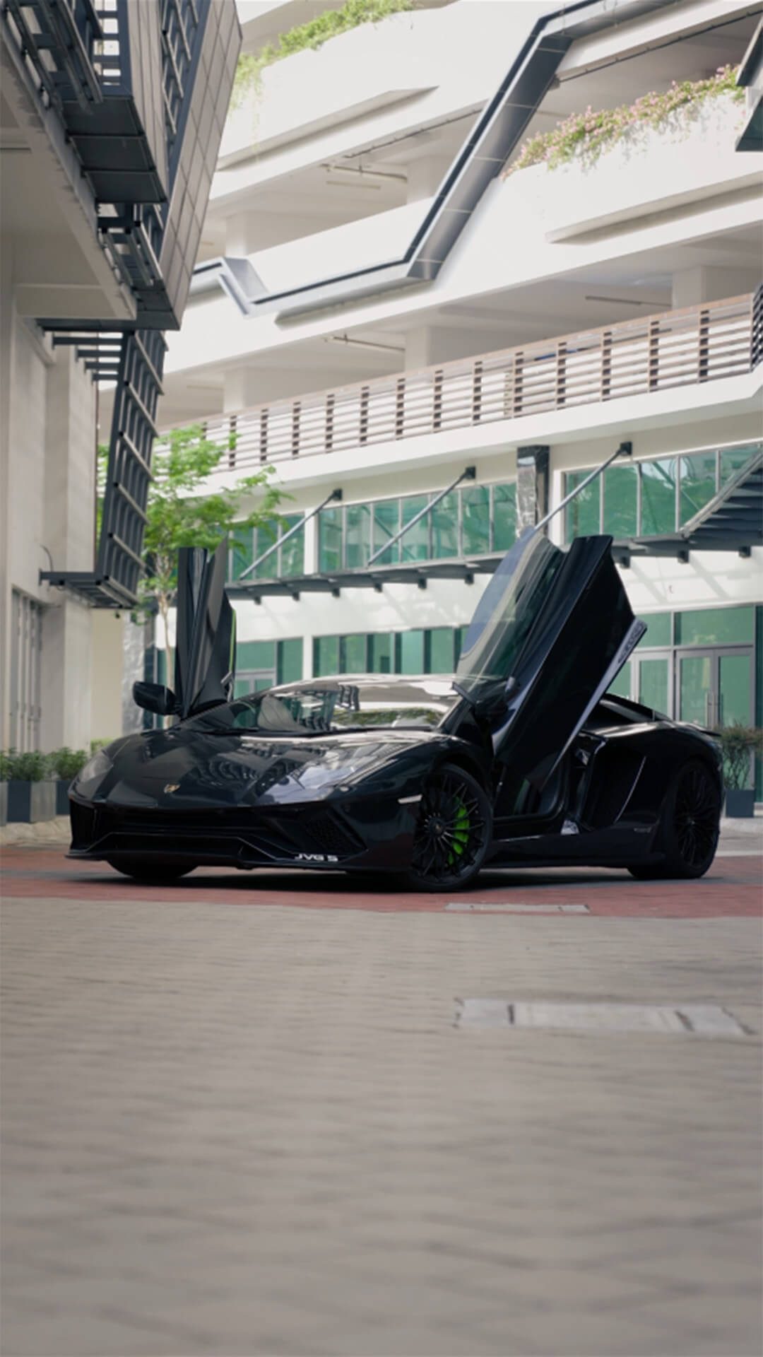 Thumbnail_Rental Car (Lamborghini)